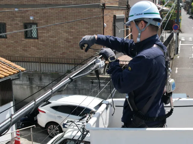 配線工事・接客の様子06